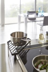 Yamazaki Γωνιακή Βάση Για Σκεύη Κουζίνας Μεταλλική Μαύρη Tower 22x22x5